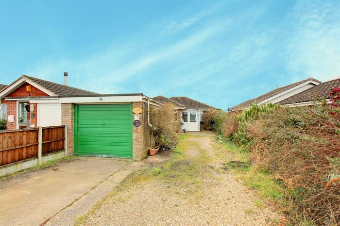 2 Bedroom Detached Bungalow For Sale In Church Lane, Mablethorpe, LN12