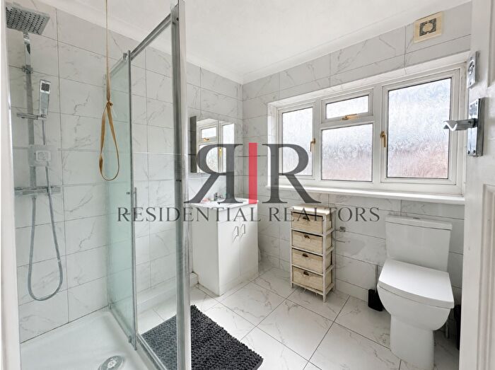 4 Bedroom Terraced House To Rent In Headley Drive, Ilford, IG2
