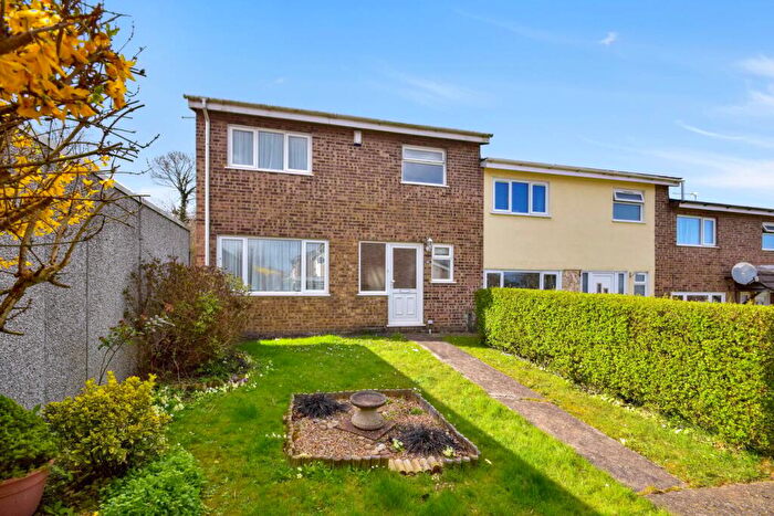 3 Bedroom Semi-Detached House For Sale In Phoenix Road, Lordswood, Chatham, ME5