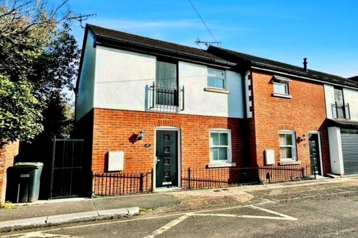 1 Bedroom Property To Rent In Salisbury Terrace, Lee-On-The-Solent, PO13