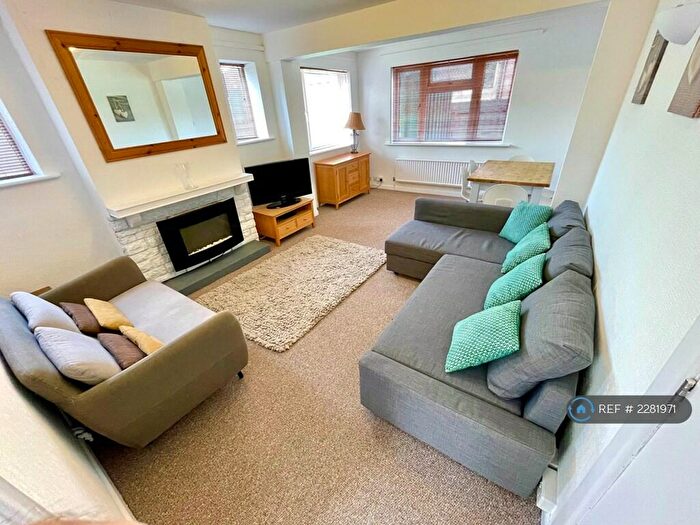 6 Bedroom Detached House To Rent In Melville Road, Bournemouth, BH9