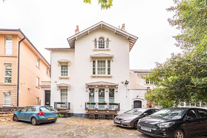 2 Bedroom Flat For Sale In University / Hospital Area, Berkshire, RG1