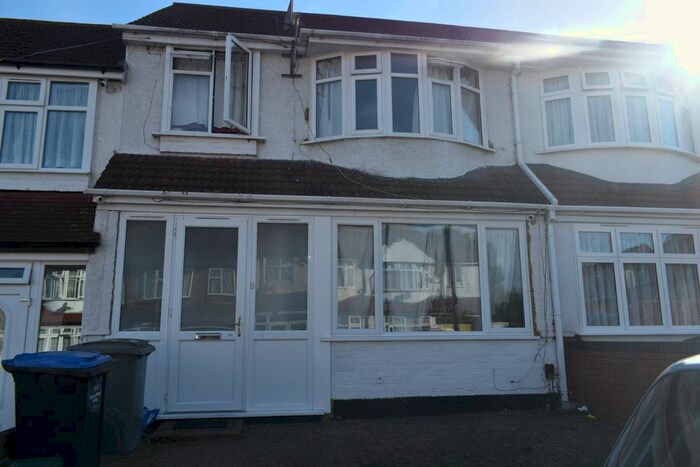 4 Bedroom Semi-Detached House To Rent In Belmont Avenue, Wembley, HA0