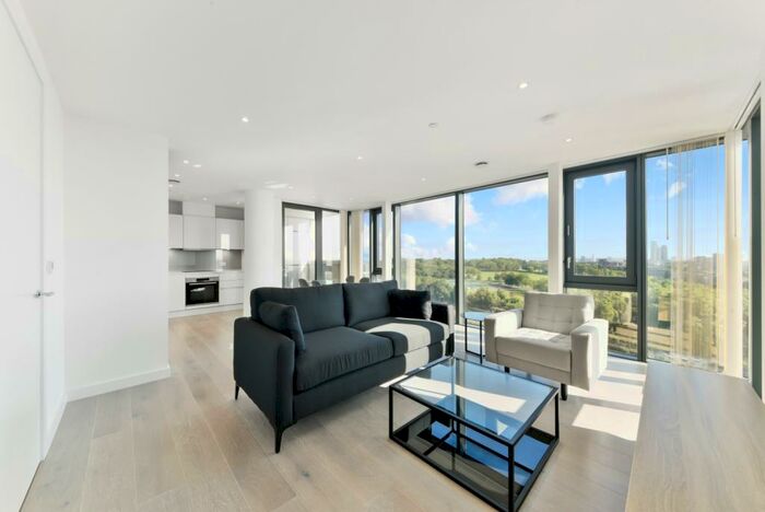 2 Bedroom Apartment To Rent In East Tower, City North, Finsbury Park, N4