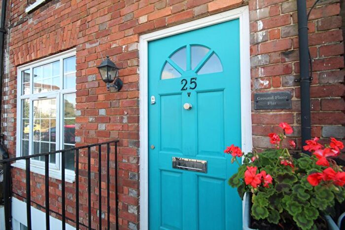 1 Bedroom Flat To Rent In George Street, Tunbridge Wells, TN2