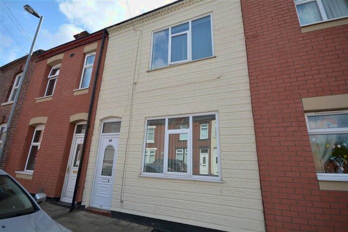 2 Bedroom Terraced House To Rent In Wilson Street, Castleford, WF10