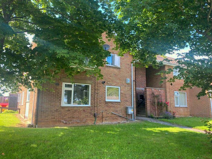 2 Bedroom Flat To Rent In Wimbourne Walk, NN18
