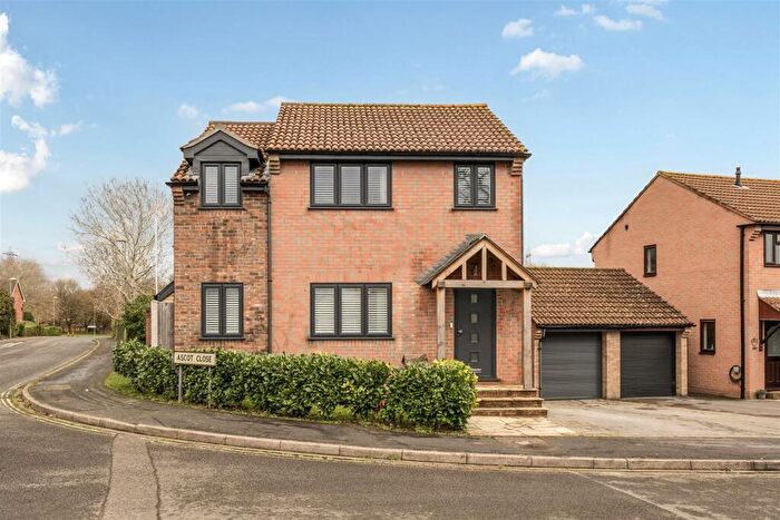 4 Bedroom Detached House For Sale In Ascot Close, Titchfield Common, PO14