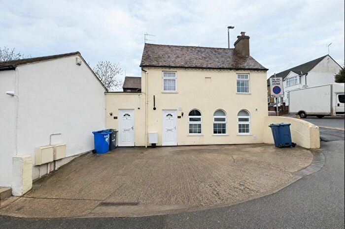 1 Bedroom Flat To Rent In West Wycombe Road, High Wycombe, HP12