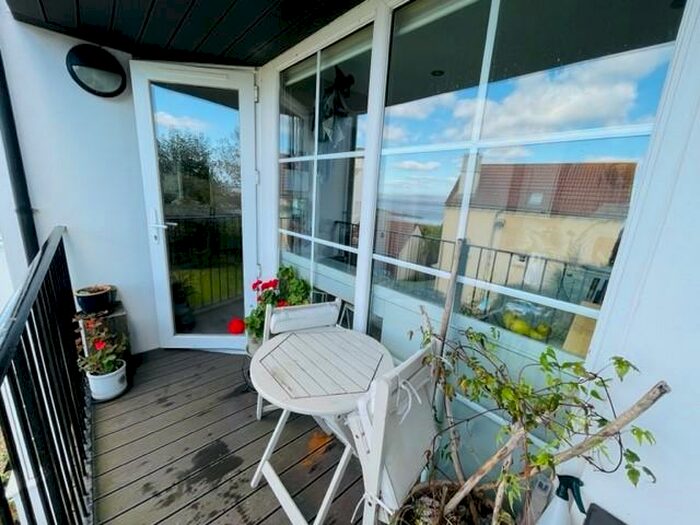 2 Bedroom Apartment To Rent In West Hill Court, Portishead, BS20