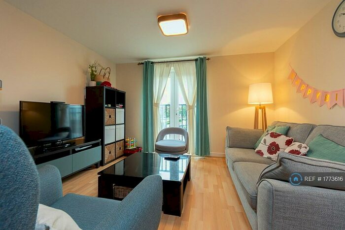 2 Bedroom Flat To Rent In Green Lane, Morden, SM4