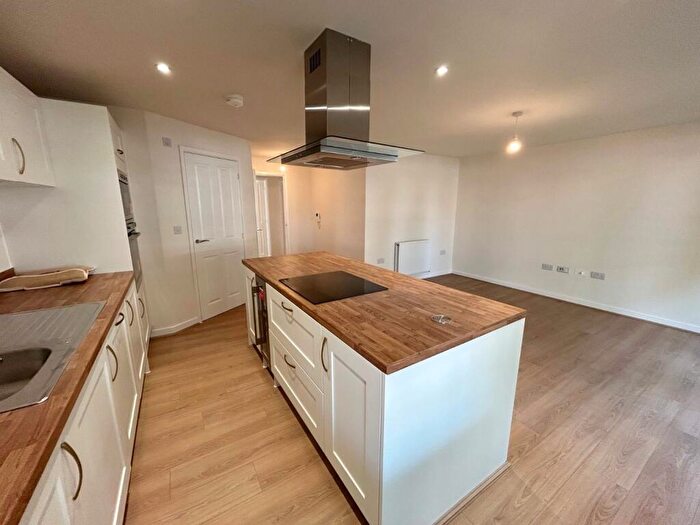 2 Bedroom Flat To Rent In Kestrel House, Sandpiper Drive, Doncaster, DN4