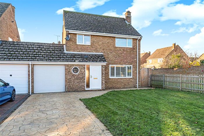 3 Bedroom Link Detached House For Sale In Dorn Close, Middle Barton, Chipping Norton, Oxfordshire, OX7