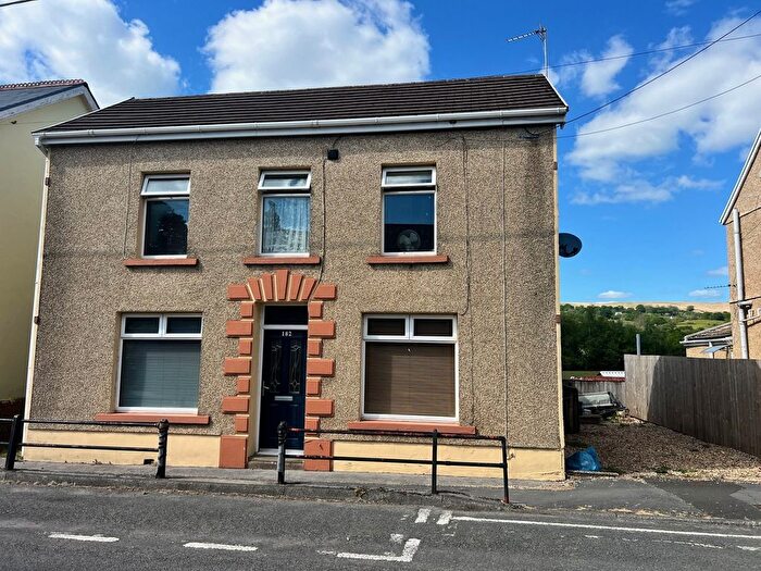 3 Bedroom Detached House For Sale In Cwmamman Road, Glanamman, Ammanford, Carmarthenshire., SA18