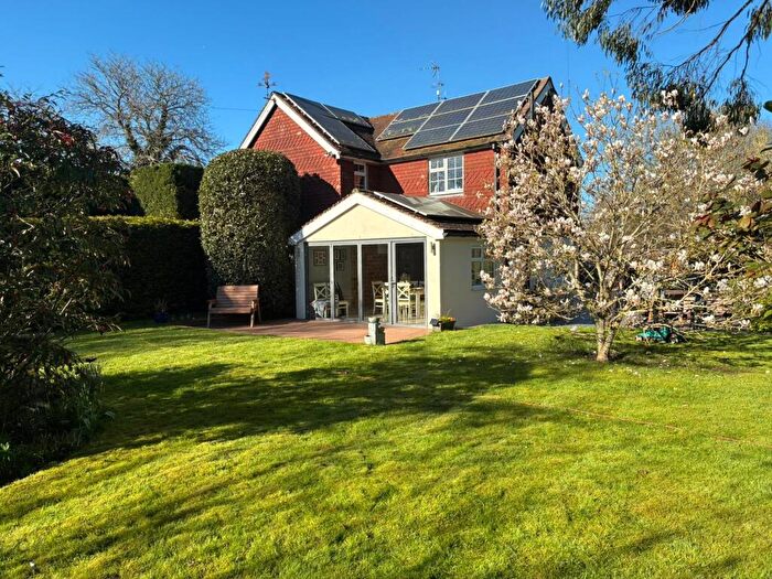3 Bedroom Detached House For Sale In Worthing Road, Dial Post, RH13