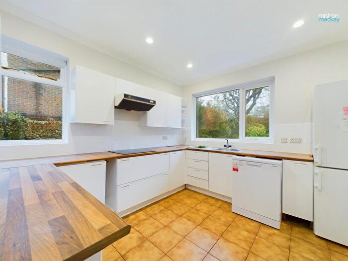 4 Bedroom Detached House To Rent In Hove Park Road, Hove, East Sussex, BN3