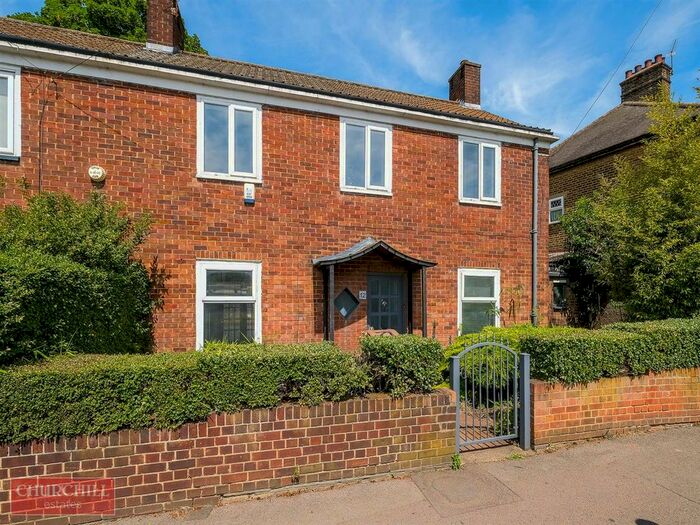 4 Bedroom Semi-Detached House To Rent In Upper Walthamstow Road, London, E17