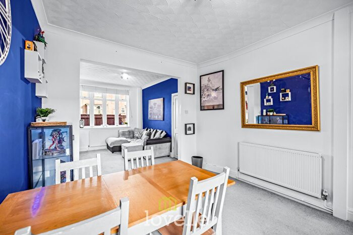 2 Bedroom Terraced House For Sale In Lord Street, Grimsby, DN31