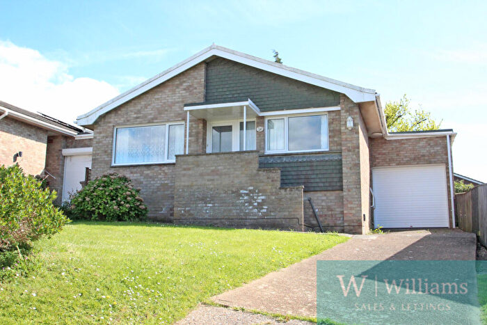 2 Bedroom Bungalow For Sale In Hamilton Road, Binstead, Ryde, PO33