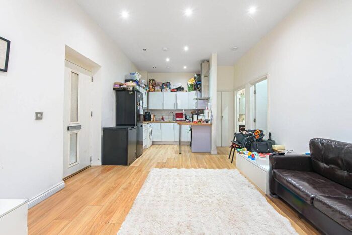 1 Bedroom Flat For Sale In Second Ave, Hendon, London, NW4