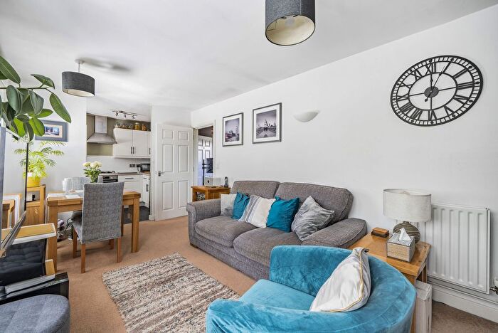 1 Bedroom Flat For Sale In Eastman Way, Haydock Court Eastman Way, KT19