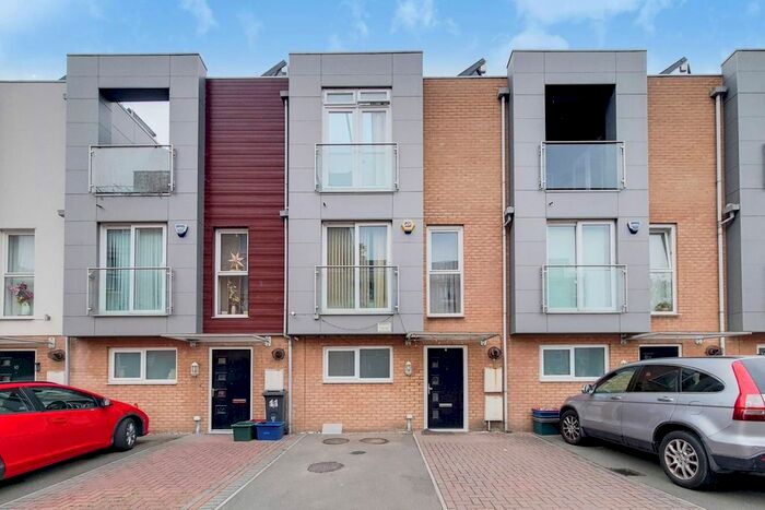 3 Bedroom Terraced House To Rent In Pontes Avenue, Hounslow, TW3