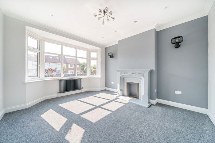 4 Bedroom Detached House To Rent In Woodyates Road, London, SE12