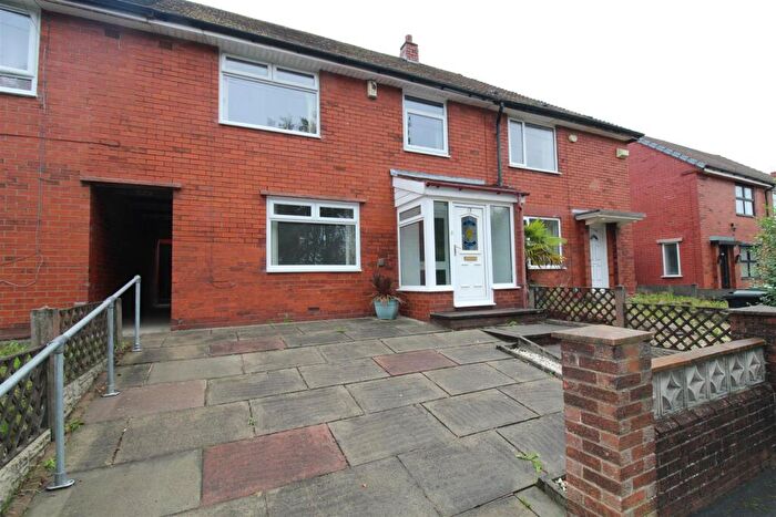 3 Bedroom Town House For Sale In Gloucester Avenue, Horwich, Bolton, BL6
