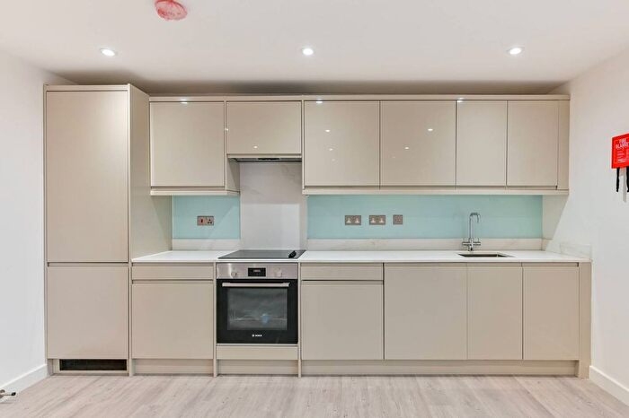 2 Bedroom Flat To Rent In Wimbledon Hill Road, Wimbledon, London, SW19