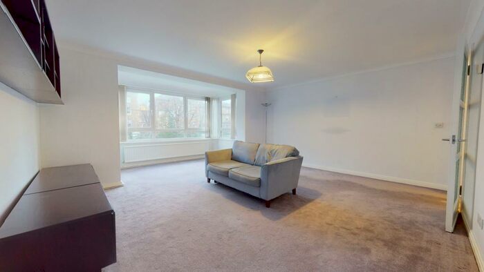 2 Bedroom Flat To Rent In Eaton Gardens, Hove, BN3
