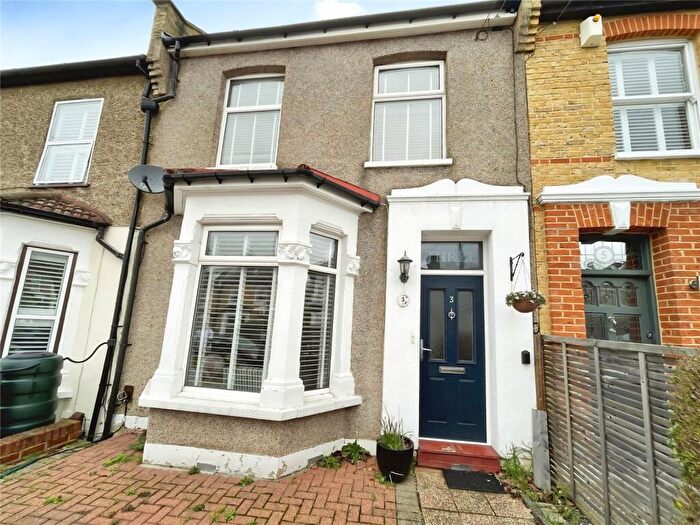 3 Bedroom Terraced House For Sale In Dumbreck Road, London, SE9