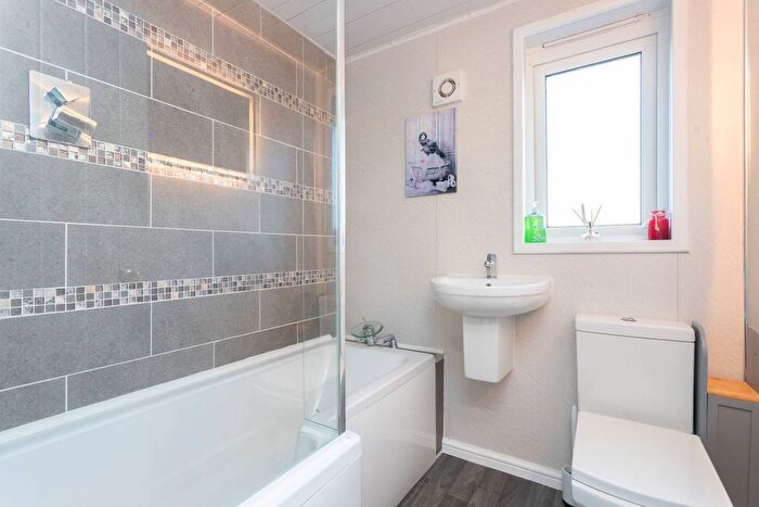 2 Bedroom End Of Terrace House For Sale In Balunie Terrace, Dundee, Angus, DD4