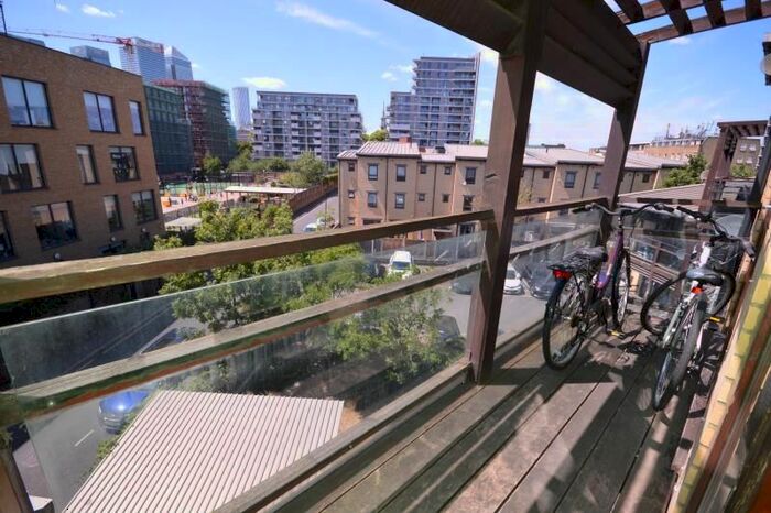 3 Bedroom Flat To Rent In Delta Building, Ashton Street, London, E14