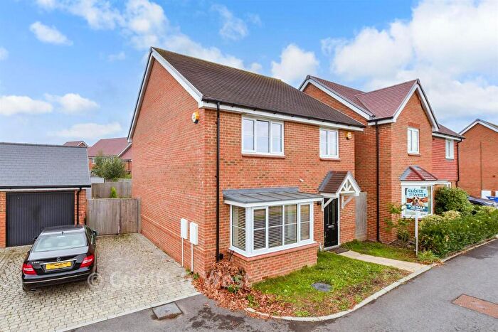 4 Bedroom Detached House For Sale In Brewers Way, Faygate, West Sussex, RH12