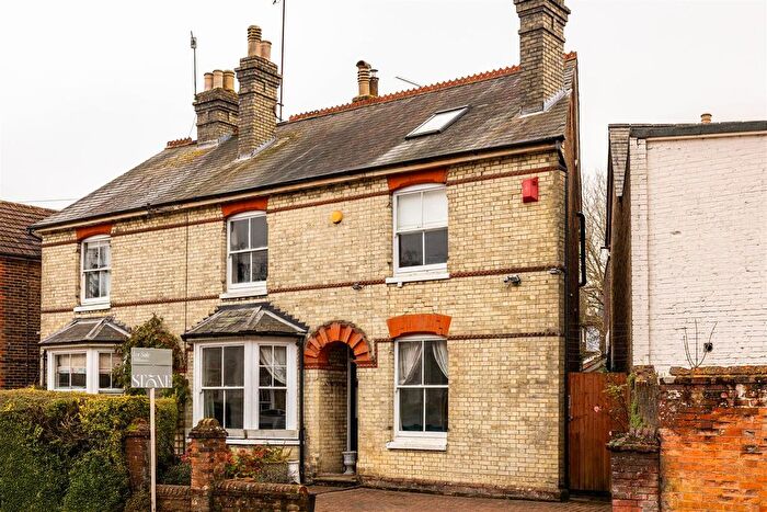 4 Bedroom Semi Detached House For Sale In Charman Road, Redhill, RH1