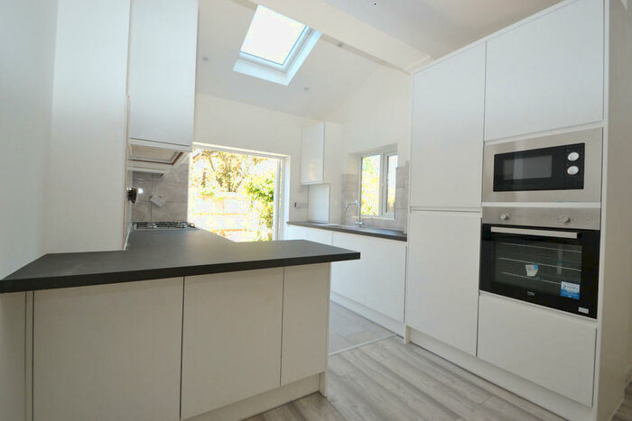 3 Bedroom Semi-Detached House To Rent In Villiers Road, Kingston Upon Thames, KT1