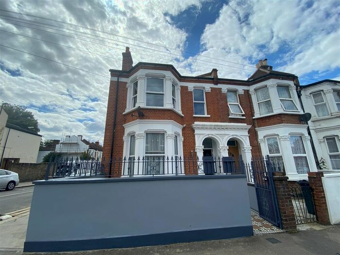 4 Bedroom Flat To Rent In St. Saviours Road, Croydon, CR0