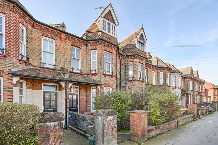 1 Bedroom Flat For Sale In Gladstone Avenue, Wood Green, London, N22