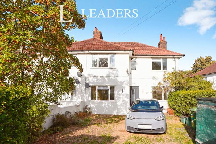 2 Bedroom Flat To Rent In Tavistock Avenue, St. Albans, AL1