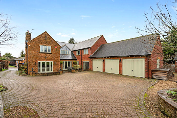 5 Bedroom Detached House For Sale In The Lane, Hempton, OX15