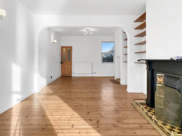 3 Bedroom Terraced House For Sale In Cherry Hinton Road, Cambridge, CB1