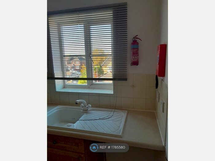 2 Bedroom Flat To Rent In Caledonia Court, Barking, IG11