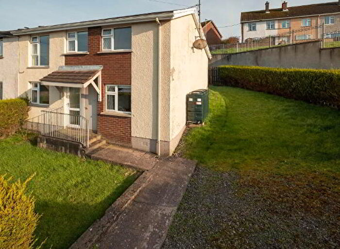 3 Bedroom End Of Terrace House For Sale In Inniskeen Park, Enniskillen, BT74