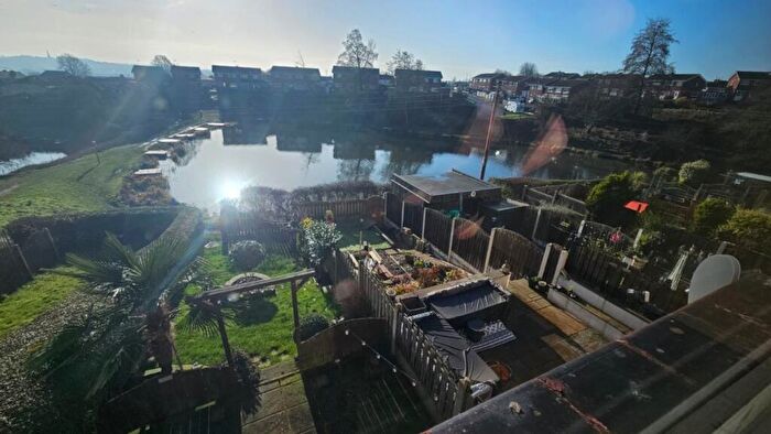 2 Bedroom House To Rent In Scholes View, Hoyland, S74