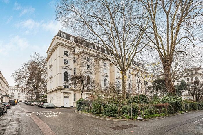 2 Bedroom Flat For Sale In Kensington Gardens Square, Bayswater, London, W2