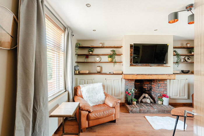 3 Bedroom Semi-Detached House For Sale In Wedmore Vale, Bedminster, Bristol, BS3