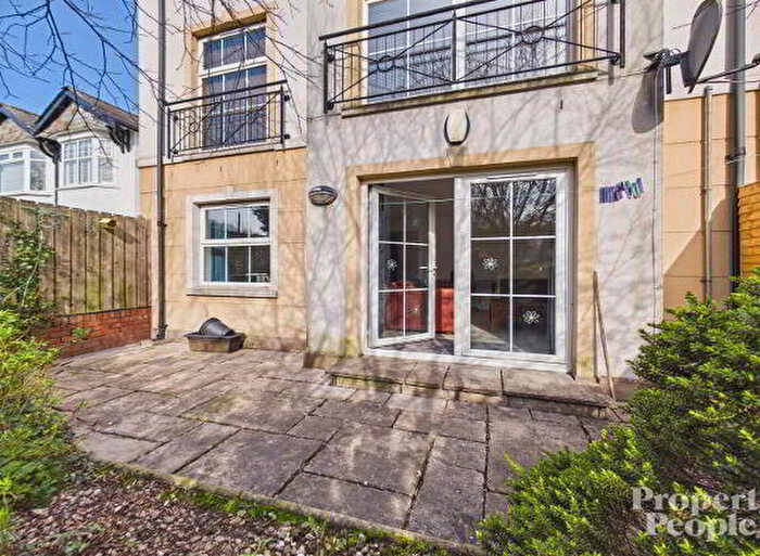 2 Bedroom Flats For Sale In Apartment Stockmans Lane, Belfast, BT9