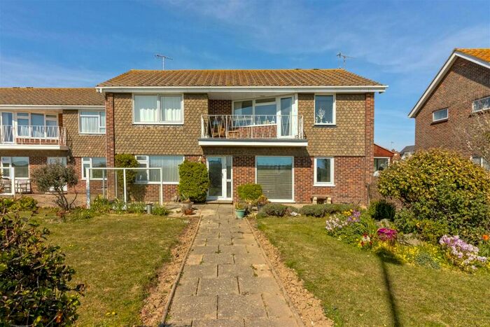 2 Bedroom Flat To Rent In Marine Crescent, Goring-By-Sea, Worthing, BN12