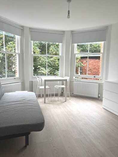Studio To Rent In Richmond Way, Shepherds Bush, W12