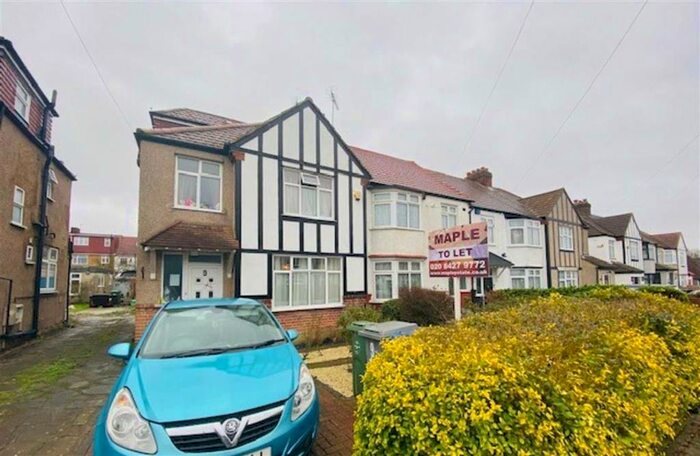 4 Bedroom Semi-Detached House To Rent In Greenway, Harrow, Middlesex HA3